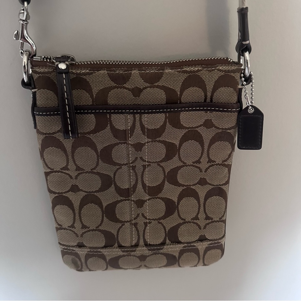 Coach Brown Signature Crossbody with Beige Strap - Picture 5 of 10